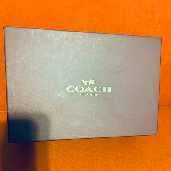 COACH AUTHENTIC LEATHER LOAFERS - Picture 2 of 7